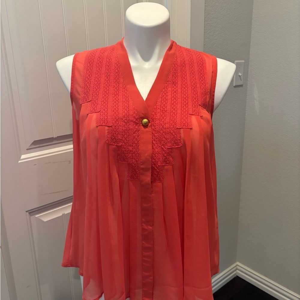 NWT Gianni Bini Coral Sleeveless Blouse with Lace Detail